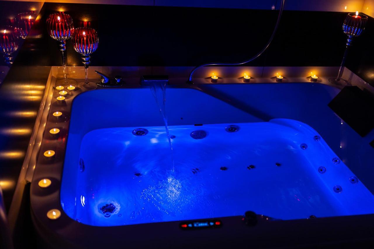 Premium Jacuzzi Apartment Klaipeda Bagian luar foto